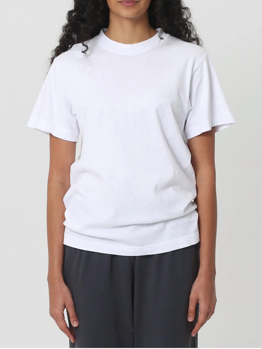 Everybody World White cotton t-shirt in size Large  — regular fit T-shirt.
